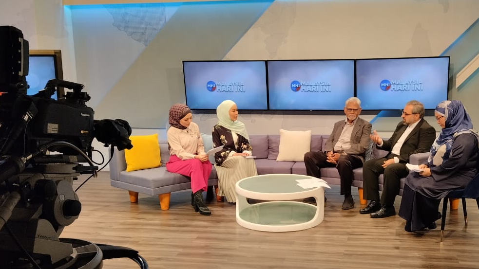 The live television program on TV3 Malaysia revolves around the Iranian Film Festival in Malaysia